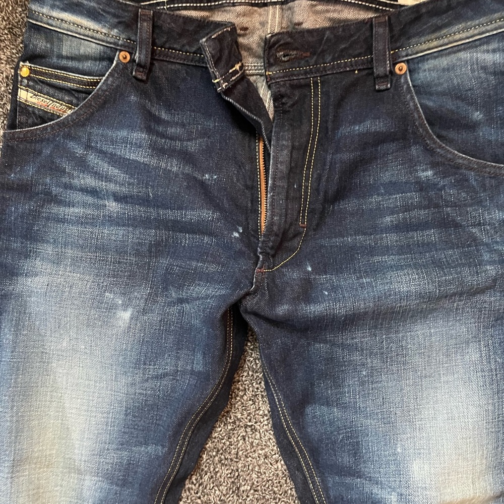 Diesel Men's Blue Washed Relaxed Jeans - Picture 2 of 5